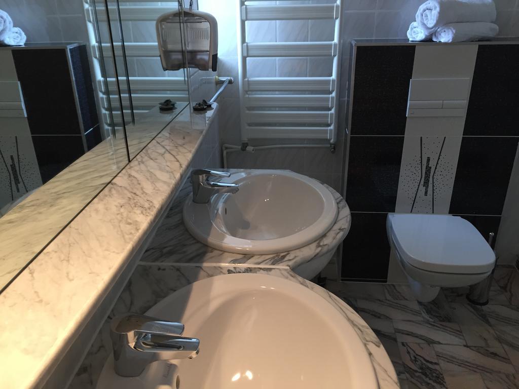 Kiem Premium Apartments Braşov Extérieur photo